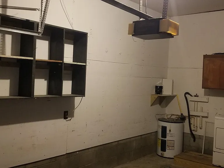 1439 Allen St — Photo 35