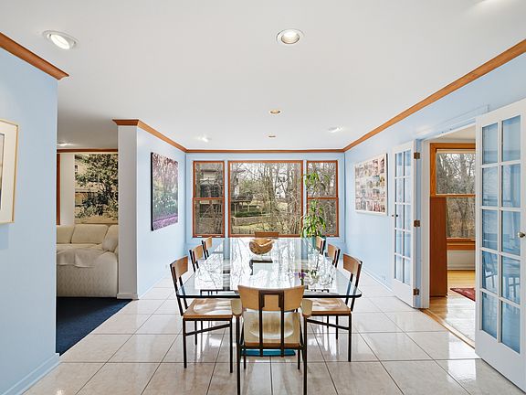 4th image of 200 Braeburn Rd