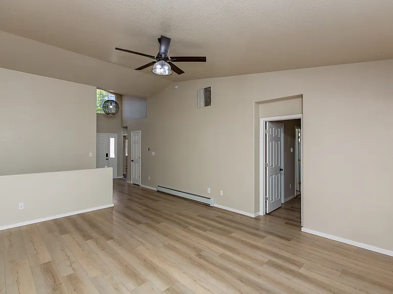 528 Park Ridge Ct — Photo 25