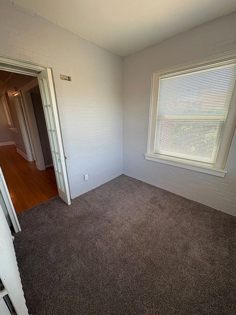 Mt. Vernon Apartments (524 S. 31st St.) — Photo 3
