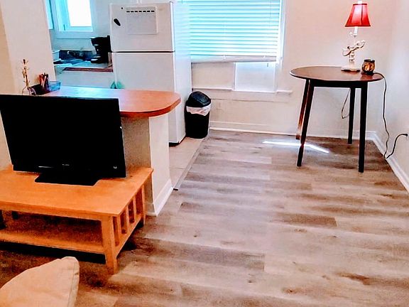 5th image of 746 4th Ave N APT 4
