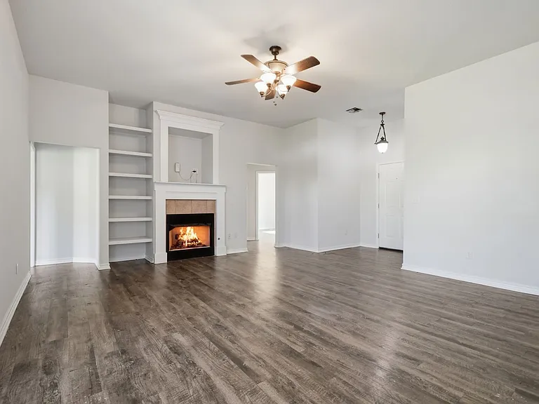 25620 Briar Dr — Photo 3