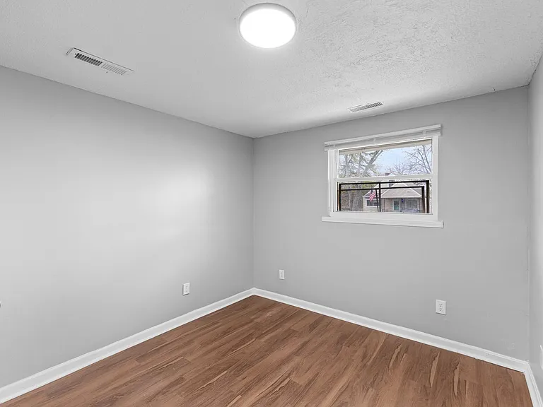 2707 Woodland Ave — Photo 3