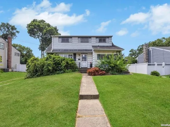 109 North Drive, North Massapequa, NY 11758