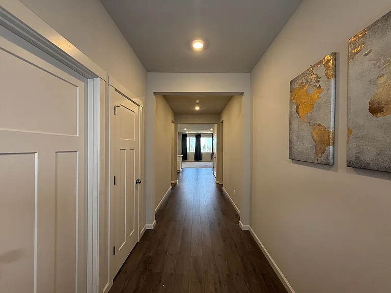 4057 SW Reindeer Ave — Photo 3