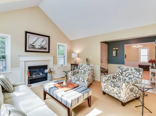 4 Leggett Mews #4, Plymouth, MA 02360