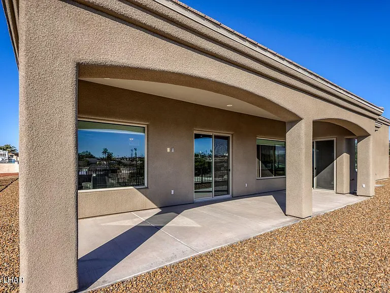 2520 Demaret Dr — Photo 41