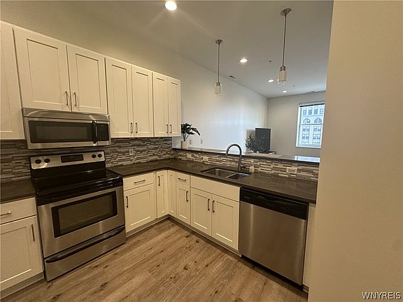 3rd image of 251 Main St APT 503