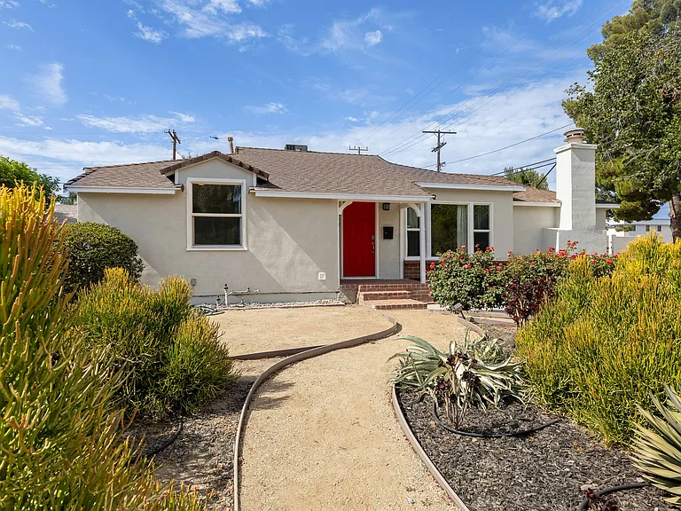 16601 Valerio St — Photo 2