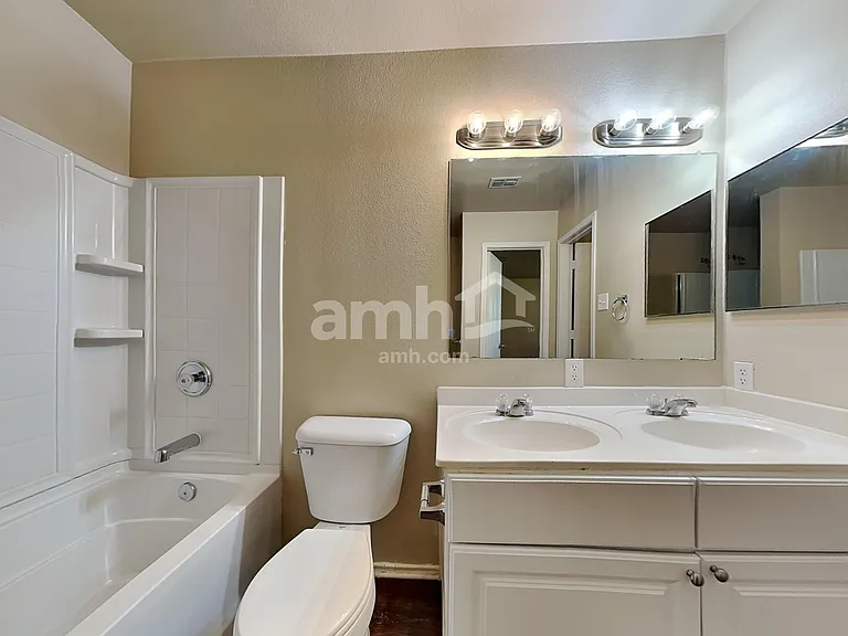 2806 Lake Terrace Dr — Photo 10