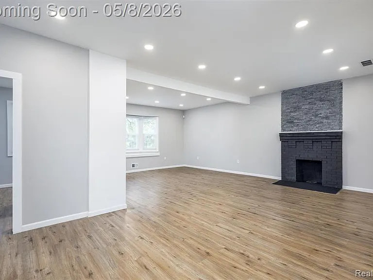 120 Woodland St — Photo 8