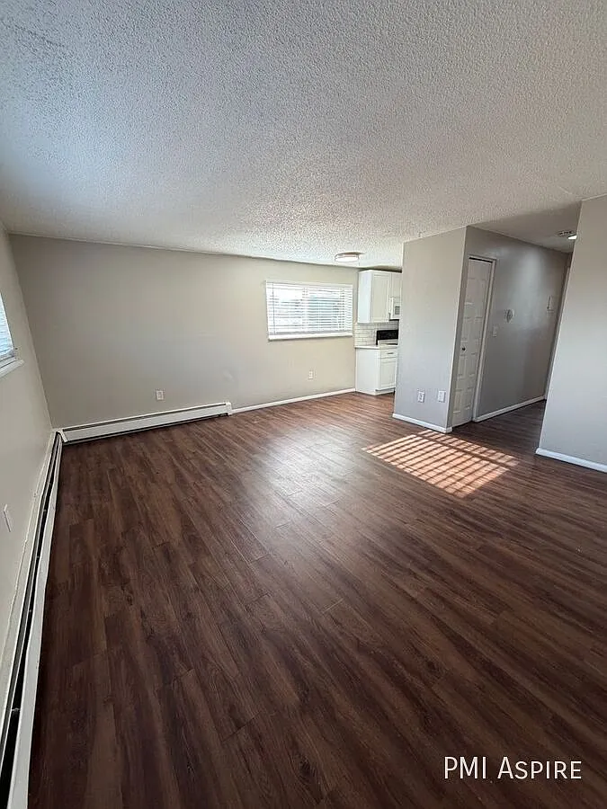 1 Month Free! Super Spacious Updated 1 Bedroom 1st Floor Apartment Home In Lakewood Near Hwy 6! — Photo 1