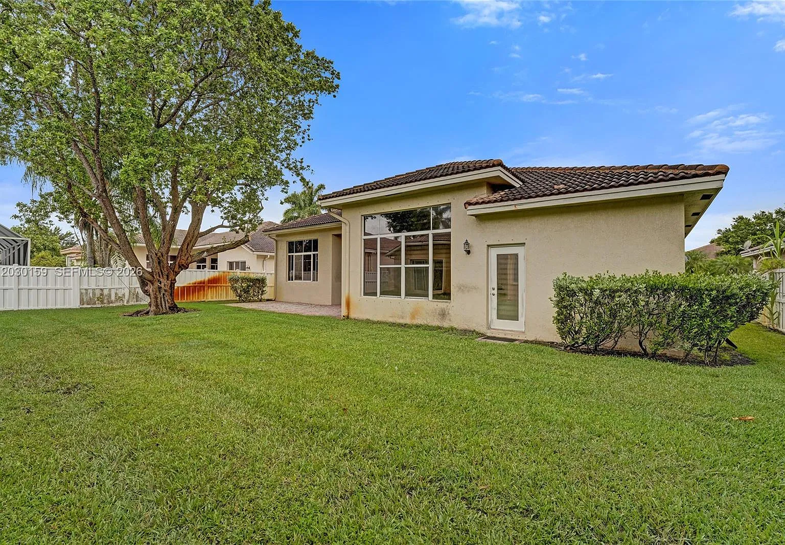 4 bed, 3.5 bath, 2834 sqft, $5,700 — Photo 3