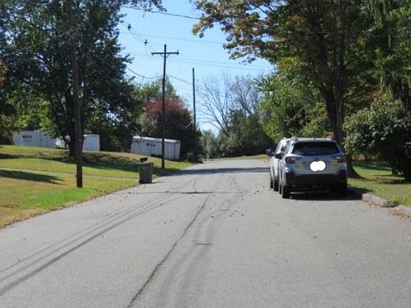 Exterior Neighborhood (street photo)