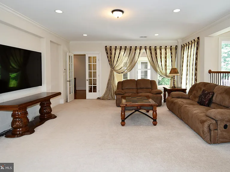 7104 Old Dominion Dr — Photo 35