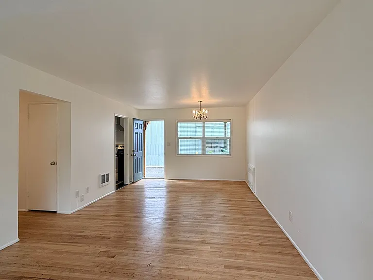 The Waverleigh Apartments — Photo 28
