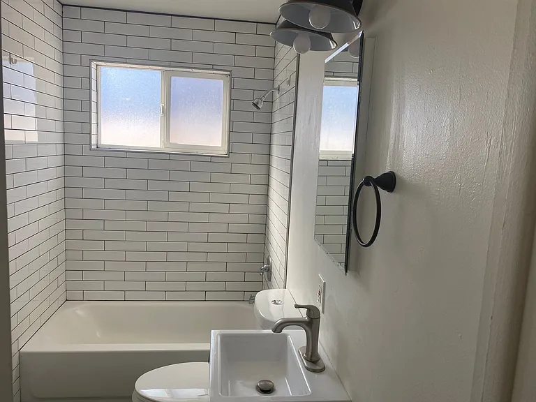 743 E Coronado Rd — Photo 20