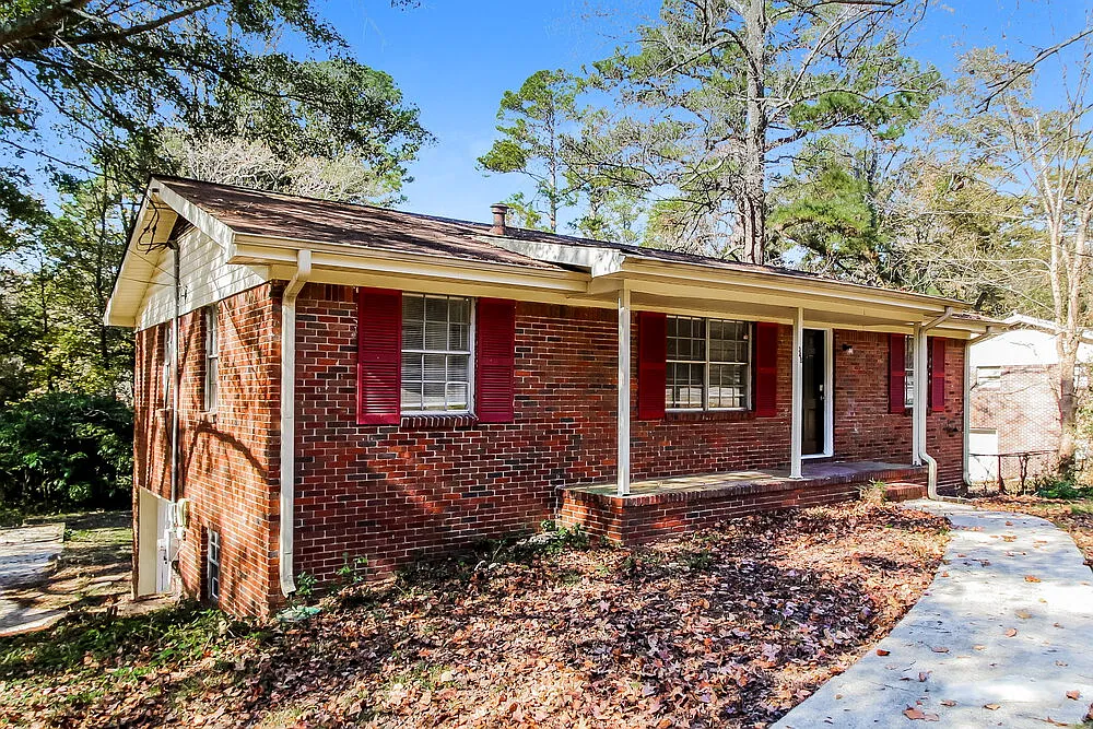 3 bed, 1.5 bath, 1118 sqft, $2,080 — Photo 4