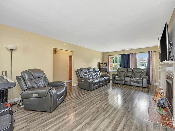 4th image of 3723 Benninghofen Ave