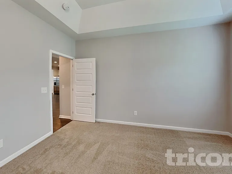 1022 Cyril Dr — Photo 7