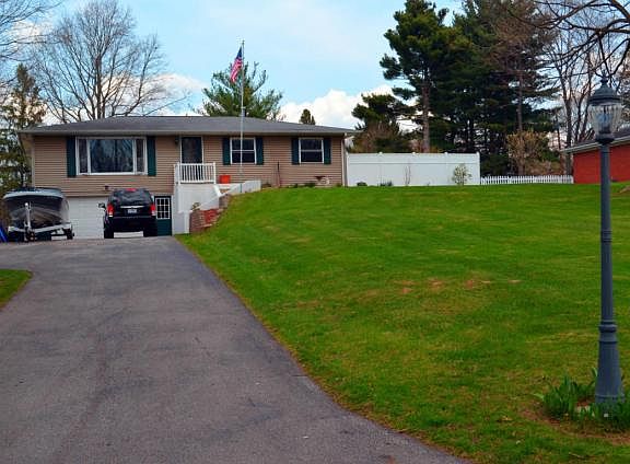 2nd image of 1125 Oakdale Ave