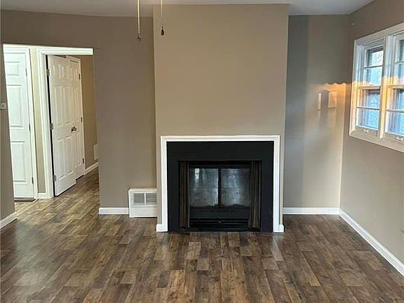 3rd image of 2560 Acorn Dr