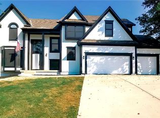 14135 Cody St, Overland Park, KS 66221