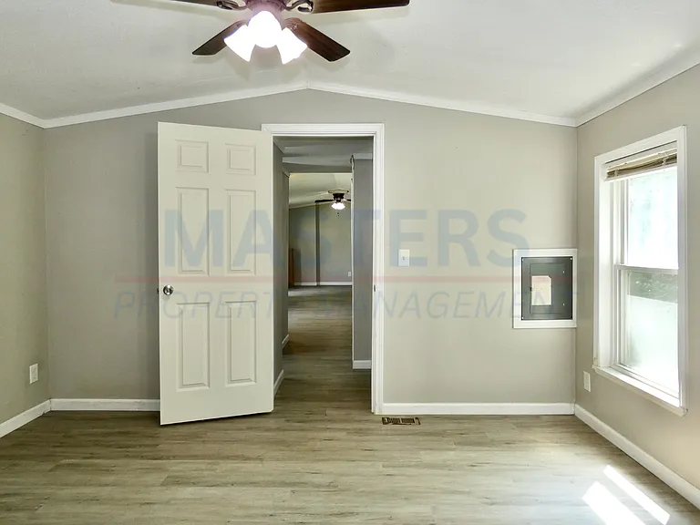 10635 Ford Rd — Photo 19