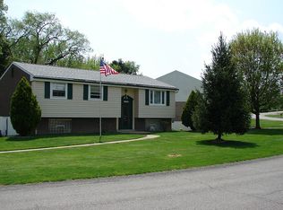 1101 Fiddleback Dr, Mc Kees Rocks, PA 15136