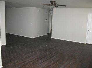 11719 Surrey Hills Blvd, Yukon, OK 73099