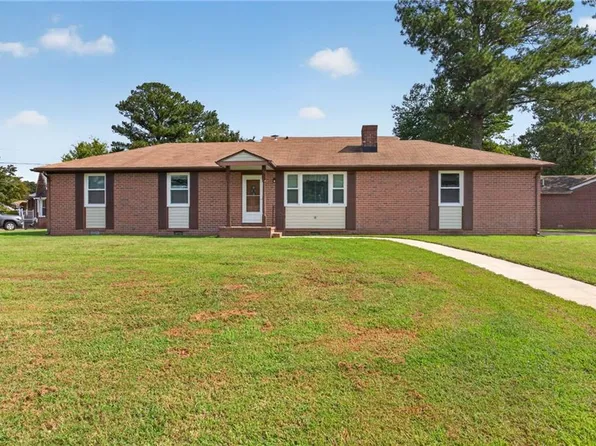 1203 Willowbrook Dr, Suffolk, VA 23434