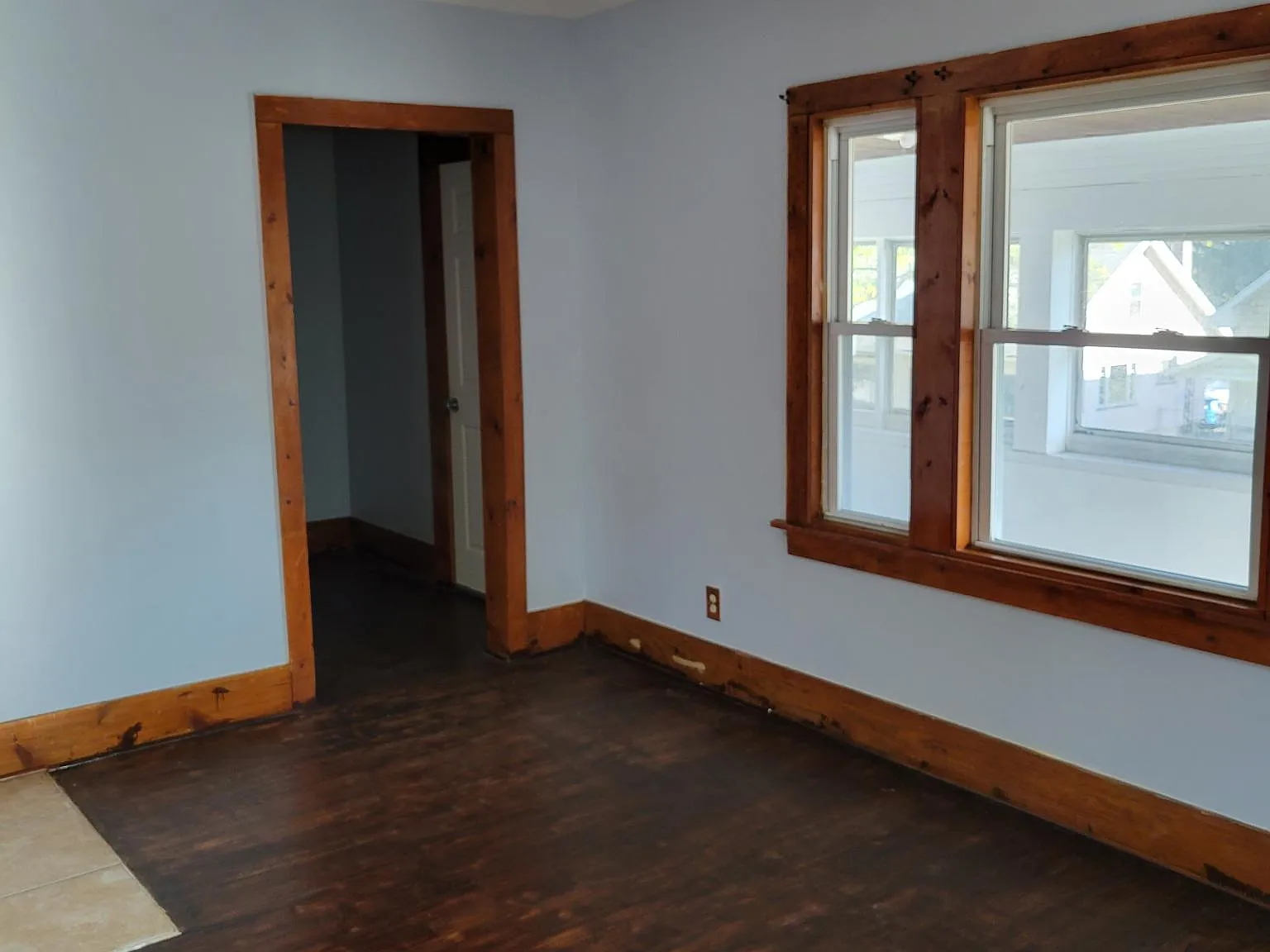 2 bed, 1000 sqft, $1,300 — Photo 2
