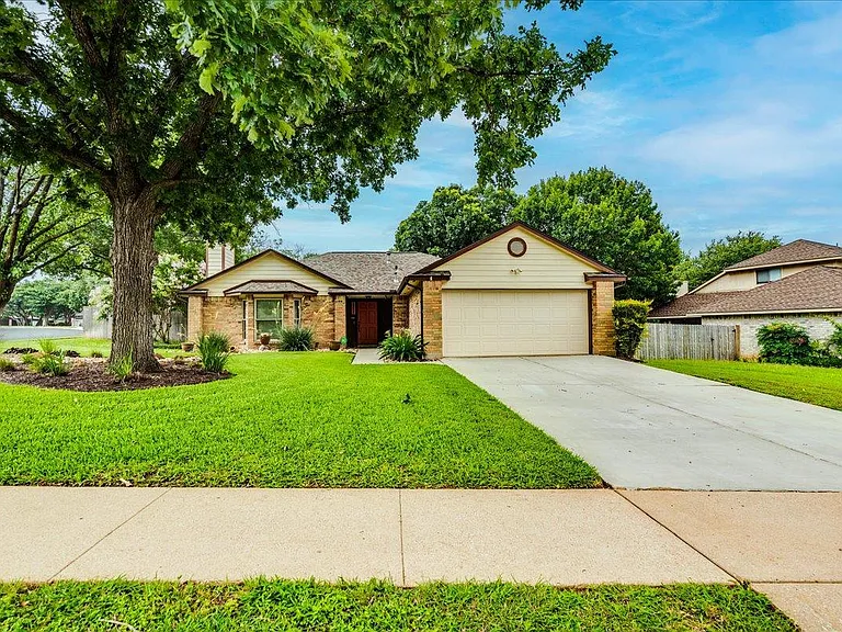 16517 Spotted Eagle Dr — Photo 1