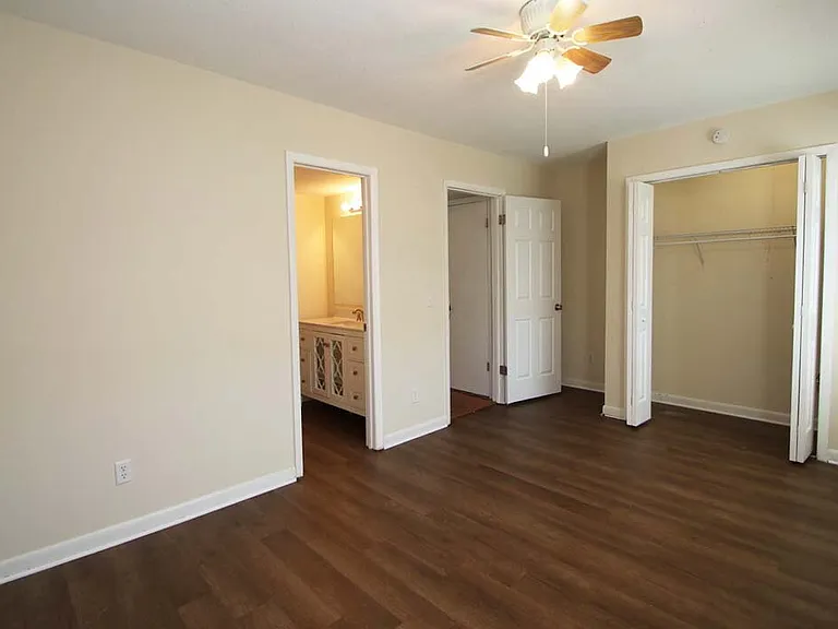 1410 Country Club Ct — Photo 15