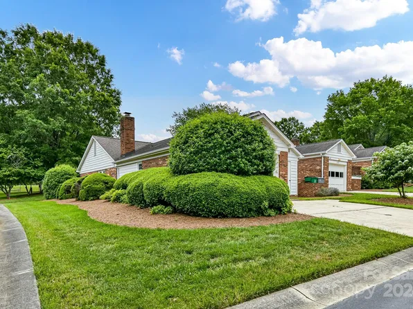 2501 Quail Lake Dr, Charlotte, NC 28210