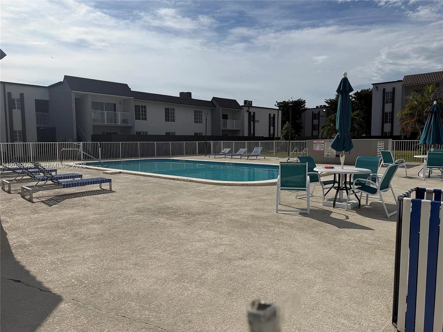 Doral Gardens Ii Condo — Photo 3