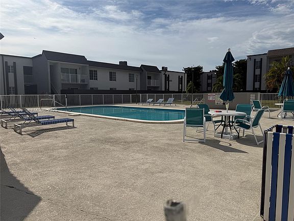 3rd image of 5201 Geneva Way APT 207