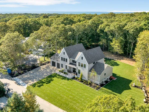 10 Horseshoe Lane, North Falmouth, MA 02556