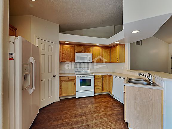 4th image of 5002 Barkley Way