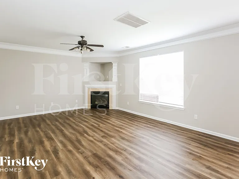613 Latimer Way — Photo 5