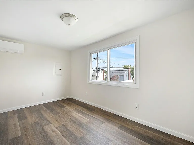 110 East Dr — Photo 9