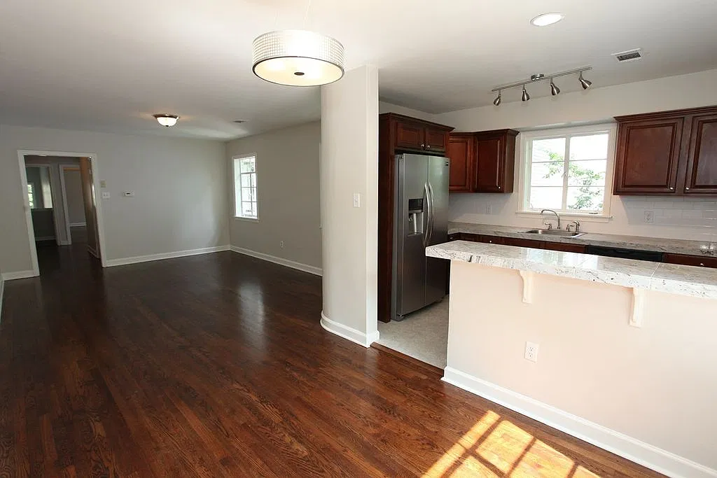 2 bed, 1000 sqft, $1,195 — Photo 3