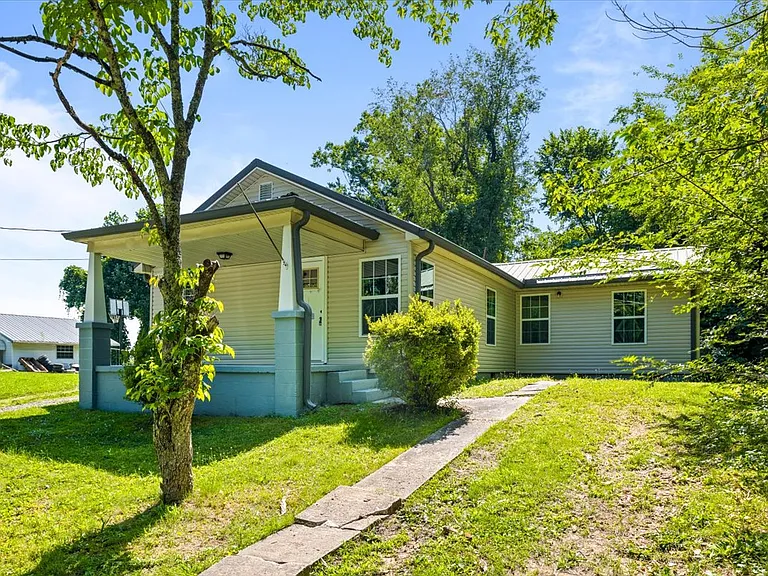 161 Apperson Ln — Photo 2