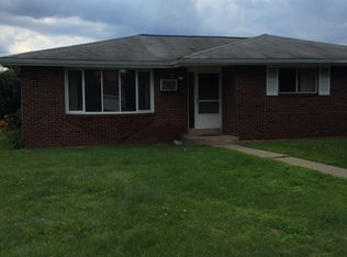 20 Teaberry Hill Rd, Minersville, PA 17954