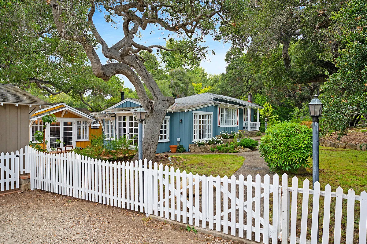 Photo 2 of 11 - 540 Periwinkle Ln - Montecito, CA Building Photo - 540 Periwinkle Ln