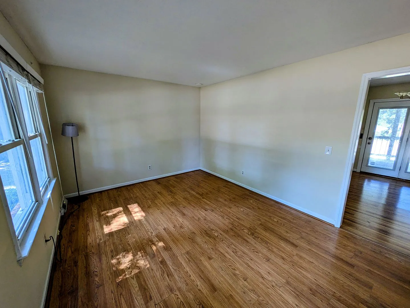 1004 Renee Drive — Photo 3