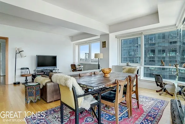 Rented by Great Jones Realty | media 21