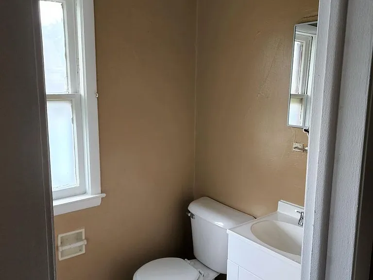 1419 NE Monroe St — Photo 4