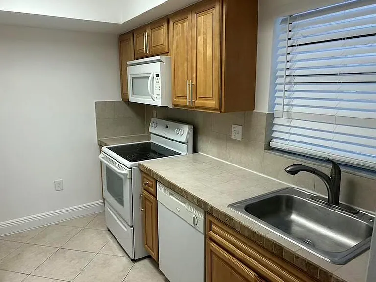 3432 NW 86th Way #D204 — Photo 24