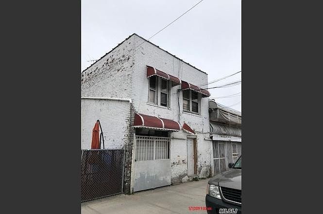2nd image of 1229 Evergreen Ave